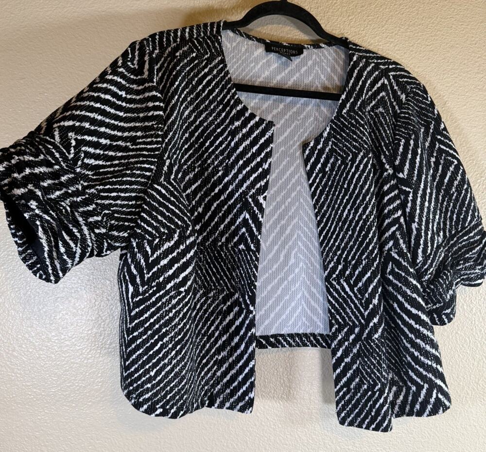 Perceptions Woman Plus 2X Cardigan Shrug Black White